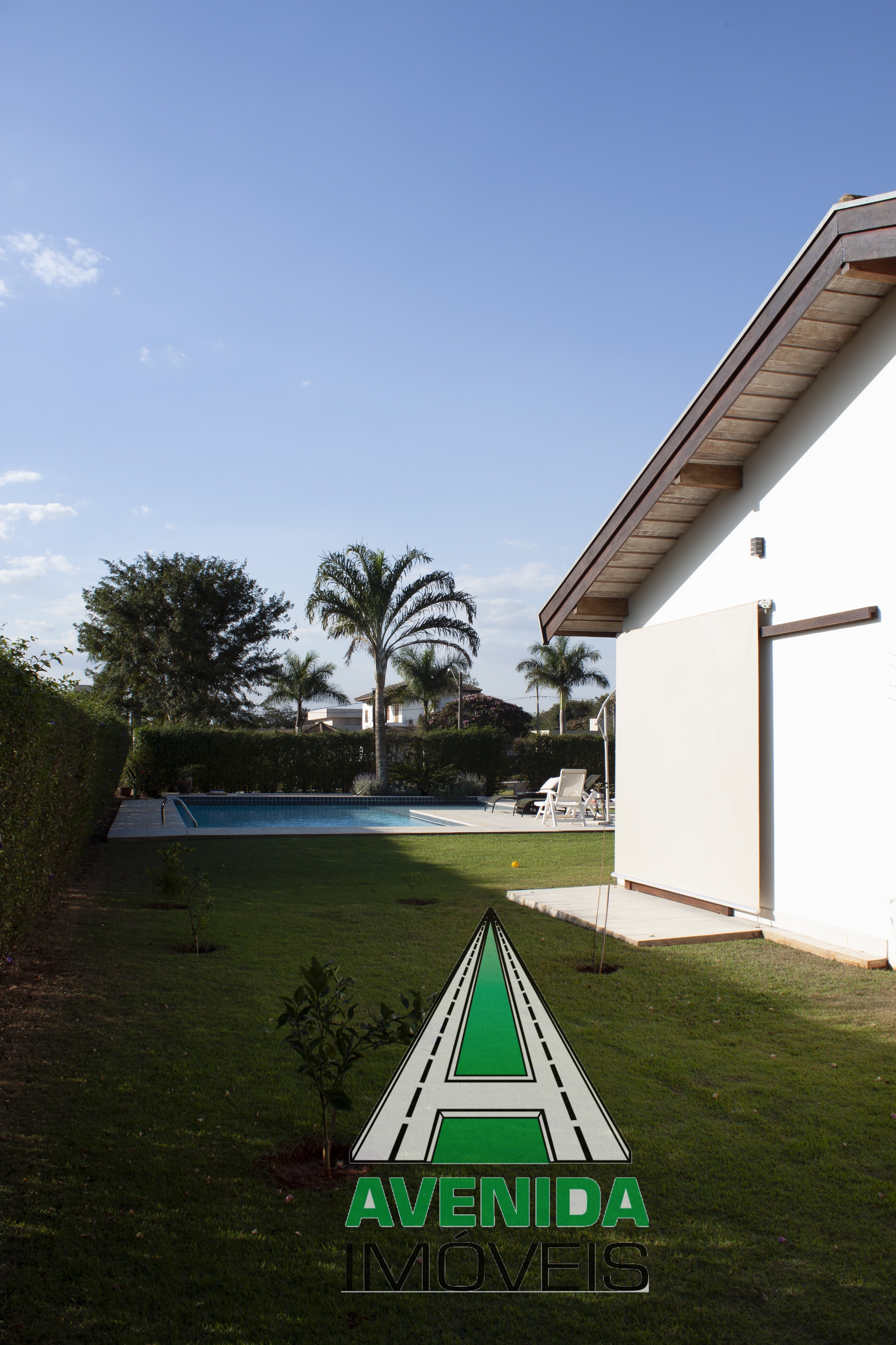 Linda casa térrea, 549 m² c/ 4 suítes na cidade de Cesário Lange- SP