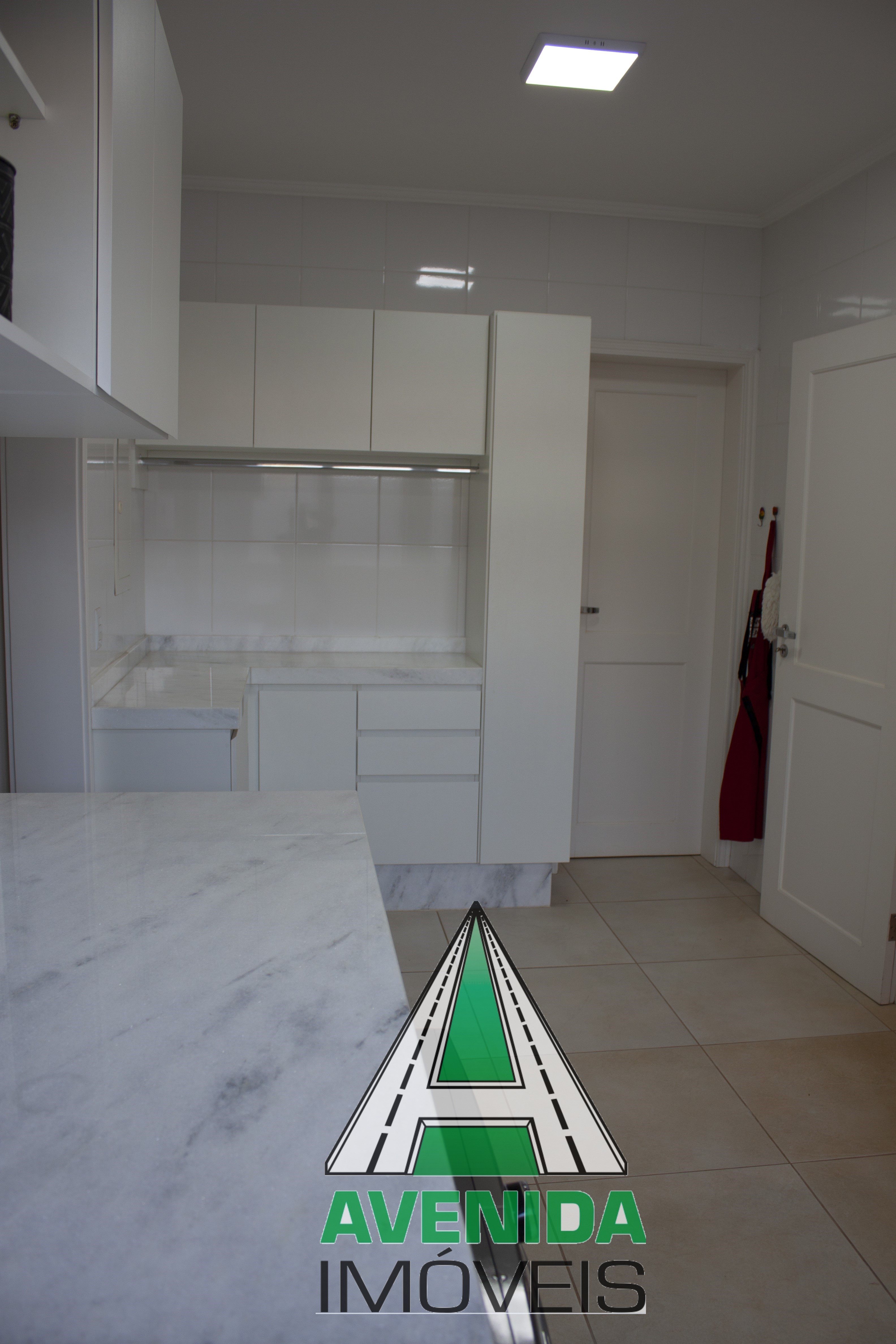 Linda casa térrea, 549 m² c/ 4 suítes na cidade de Cesário Lange- SP