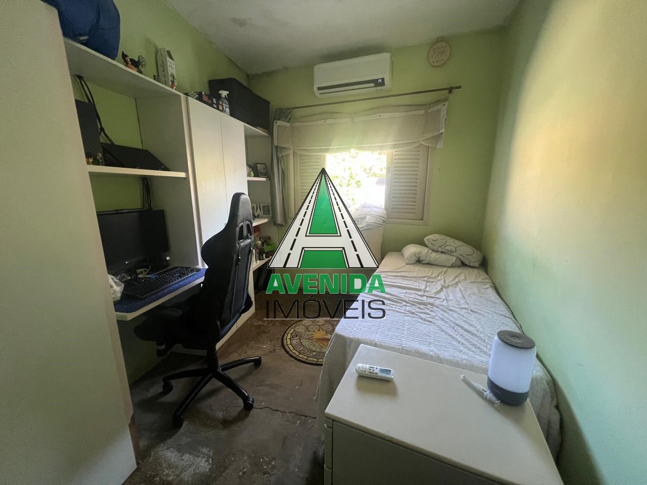 Casa  c/ 301 m² no Bairro Planalto em São Bernardo do Campo